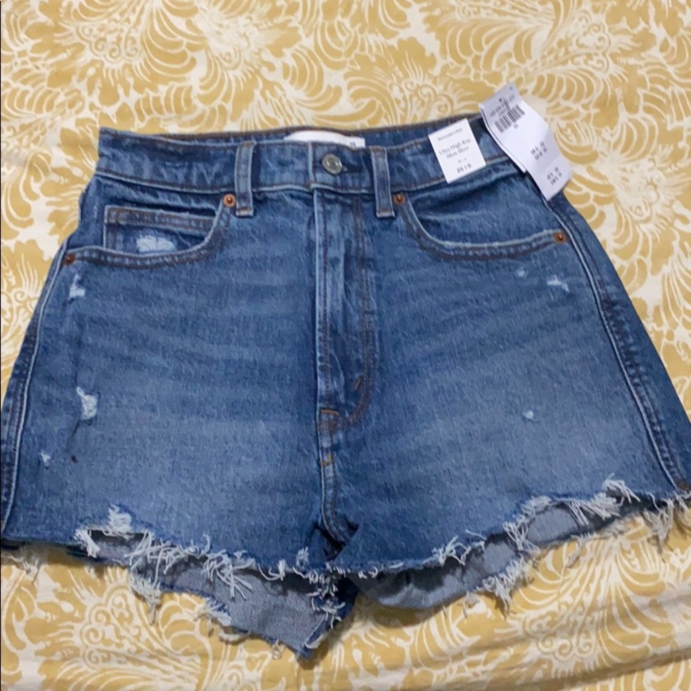 Abercrombie high rise jean shorts NWT